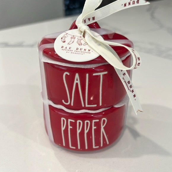 Cute. Rae Dunn SALT PEPPER. - Picture 2 of 13